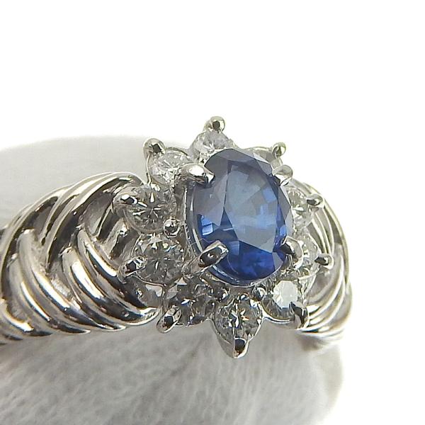 Platinum Sapphire Ring in Great Condition