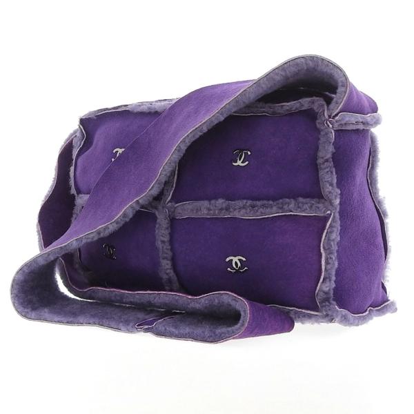 Chanel Suede & Shearling Shoulder Bag Suede Shoulder Bag in Good condition