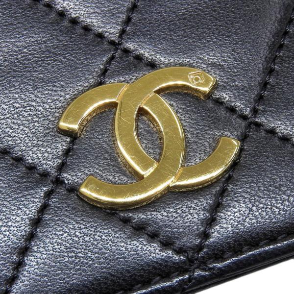 Chanel null Leather Crossbody Bag A03568 in Great Condition