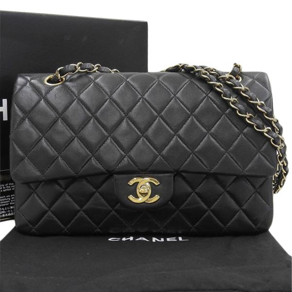 Chanel null Leather Crossbody Bag A01112  in Very Good Condition