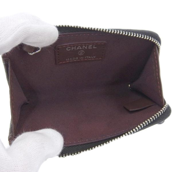 Quilted Leather Zip Coin Purse in Very Good Condition