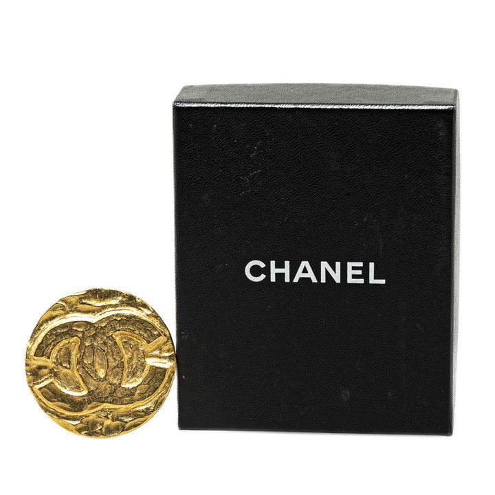 Chanel Vintage Gold Plated Brooch in Very Good Condition