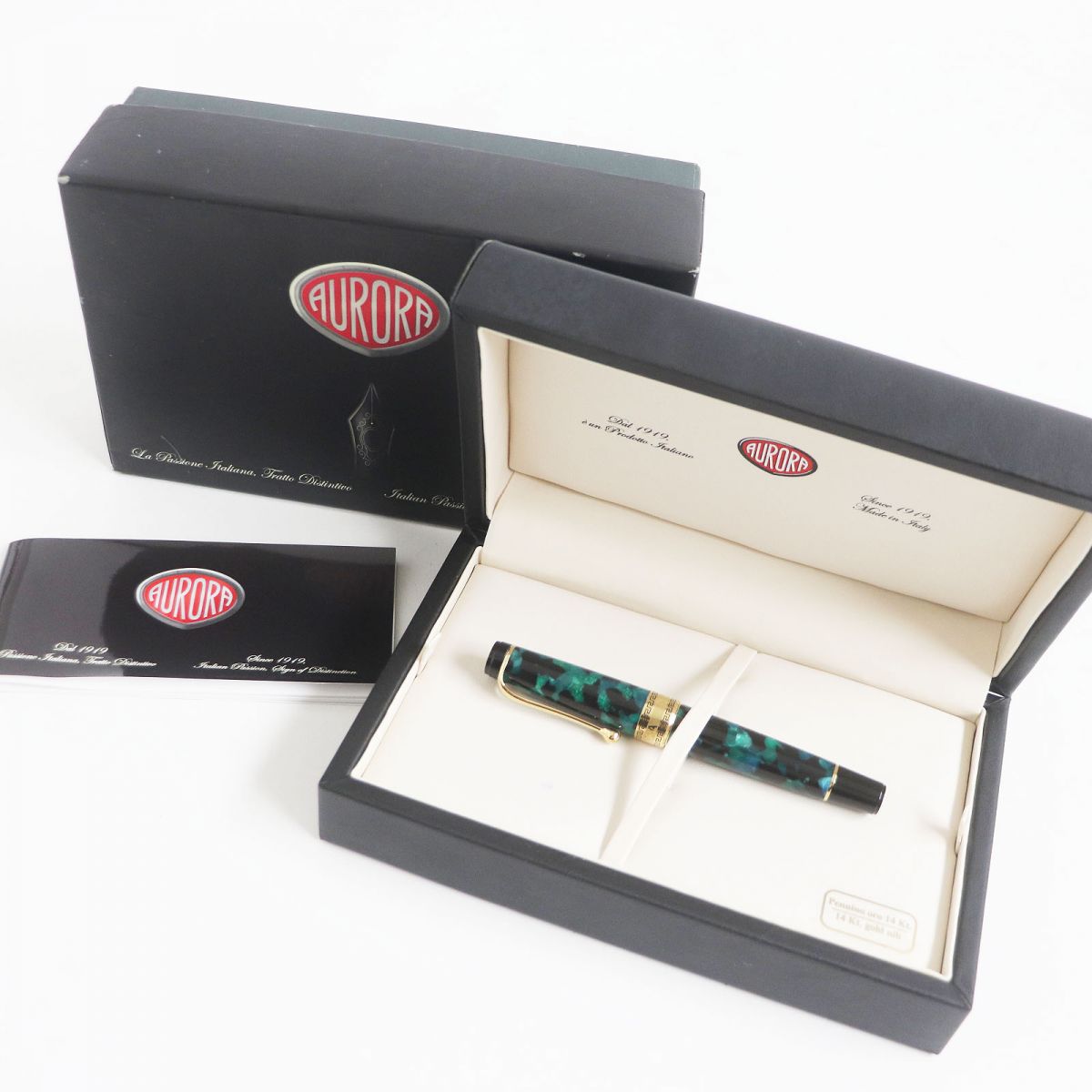 Aurora Optima 14K M Nib Fountain Pen Green