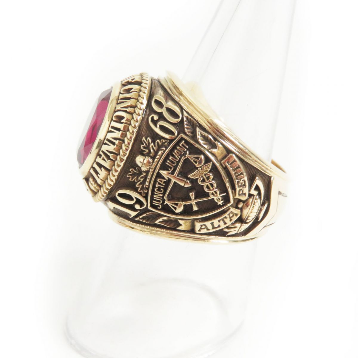 Vintage 1968 University of Cincinnati 10K Stone Ring