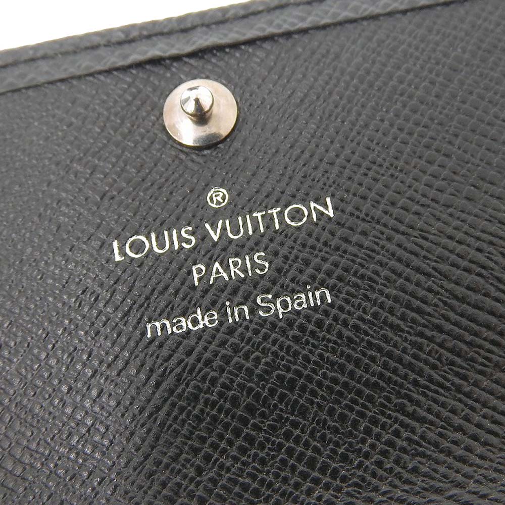 Louis Vuitton Taiga Multicles 6 Key Holder M30532 in Good Condition