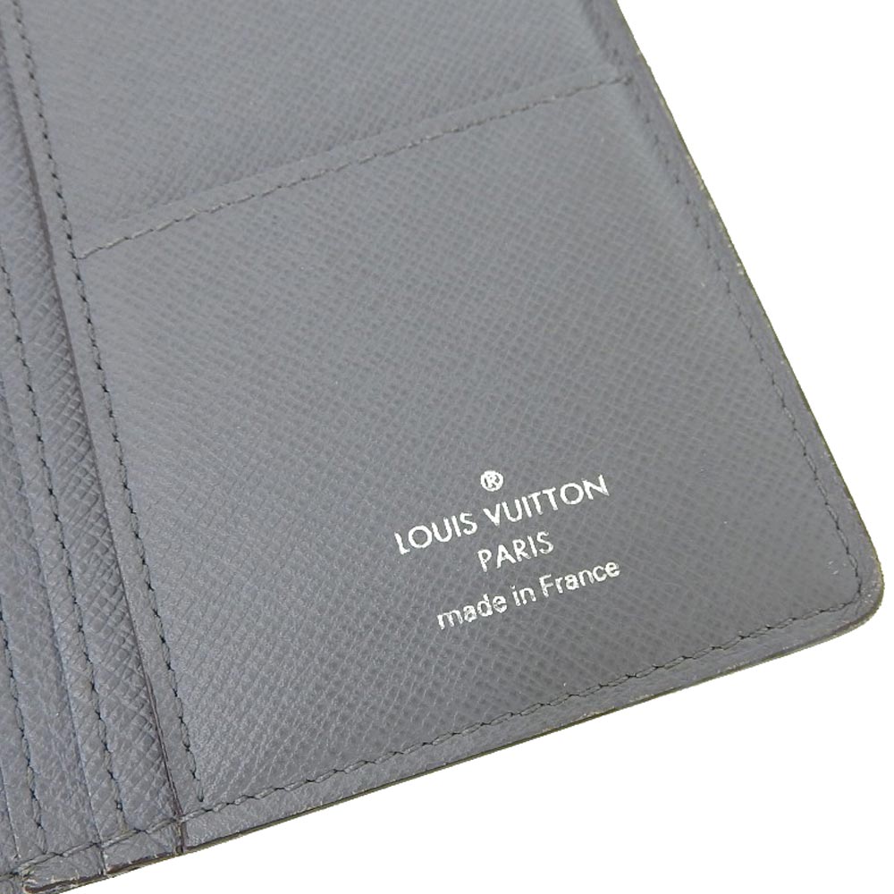 Louis Vuitton Taiga Portefeuille Brazza Long Wallet M32653 in Very Good Condition