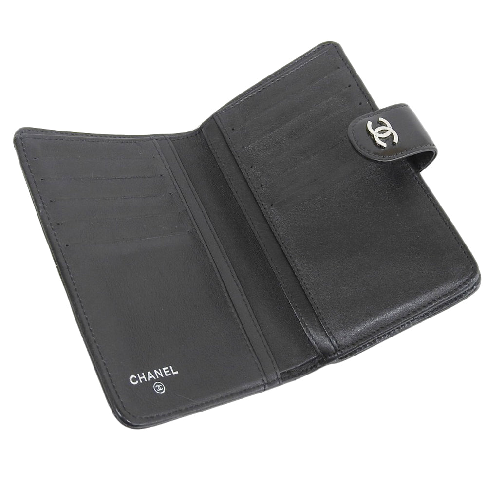 Chanel Enamel Snap Wallet A48667 in Very Good Condition