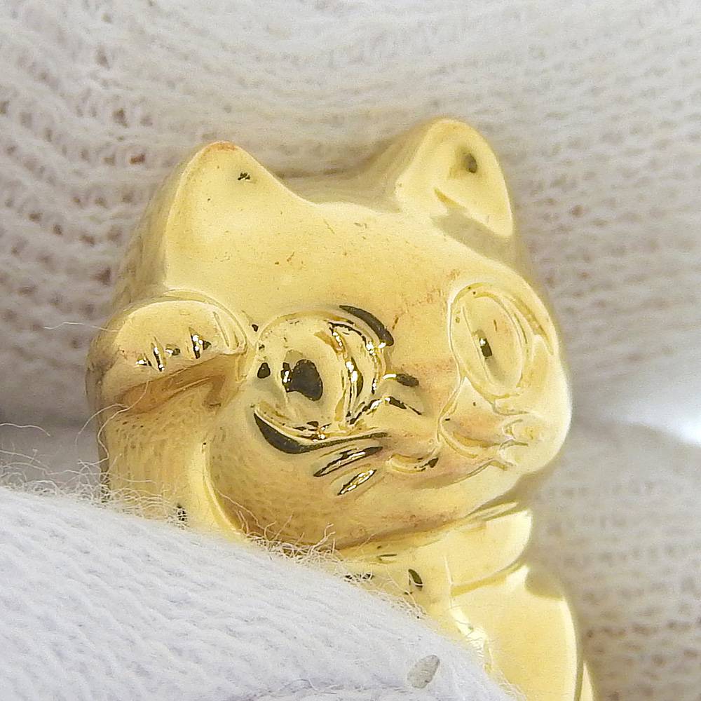 K18YG Gold Maneki Neko Cat Figurine in Excellent Condition