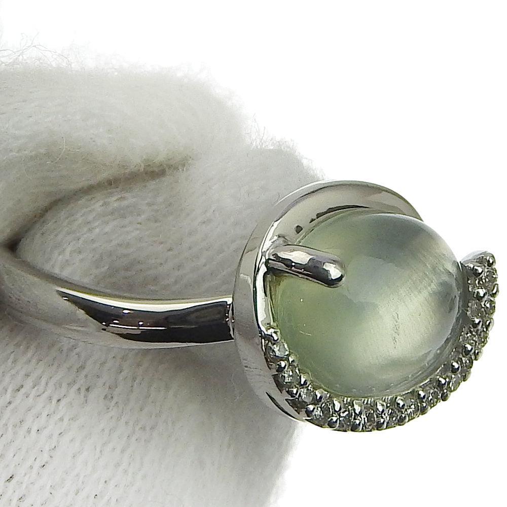 K18WG Prehnite Ring with Diamonds, Size 14 in Excellent Condition