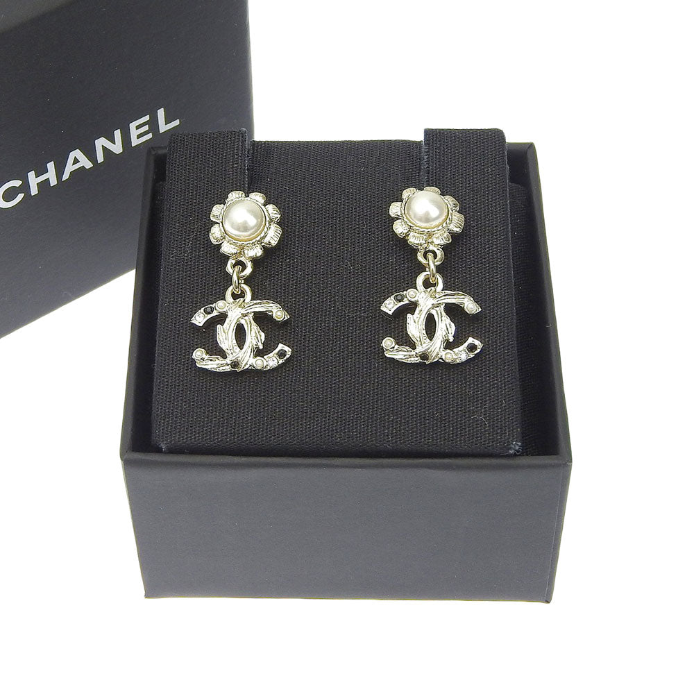 Chanel Coco Mark Pearl Earrings C22K