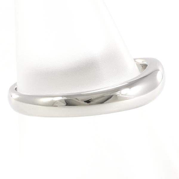 Platinum Curved Sapphire Ring