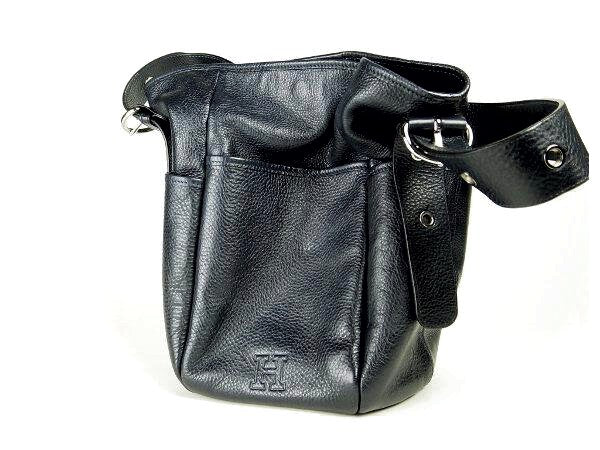 HIROFU Leather Shoulder Bag Navy in Very Good Condition