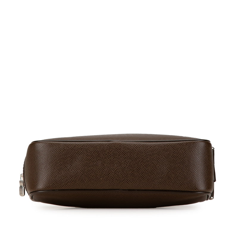 Louis Vuitton Taiga Calga Clutch M30818