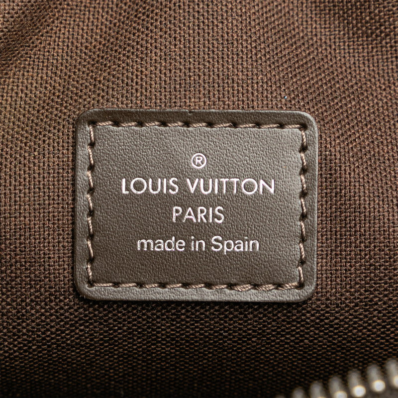 Louis Vuitton Taiga Calga Clutch M30818