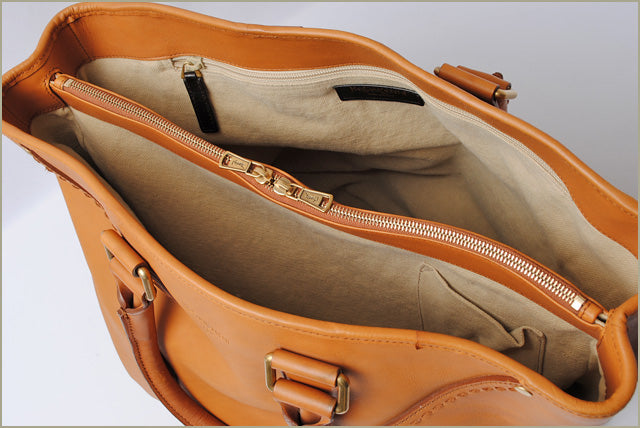 Yves Saint Laurent Leather Tote/Handbag Camel 189542