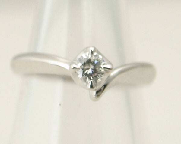 Platinum Diamond Ring 0.141ct Size 8 in Great Condition