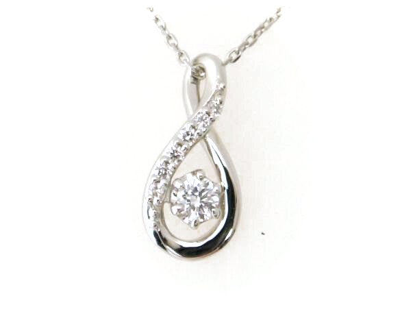 Pre-owned PT850 Platinum Diamond Necklace in Great Condition