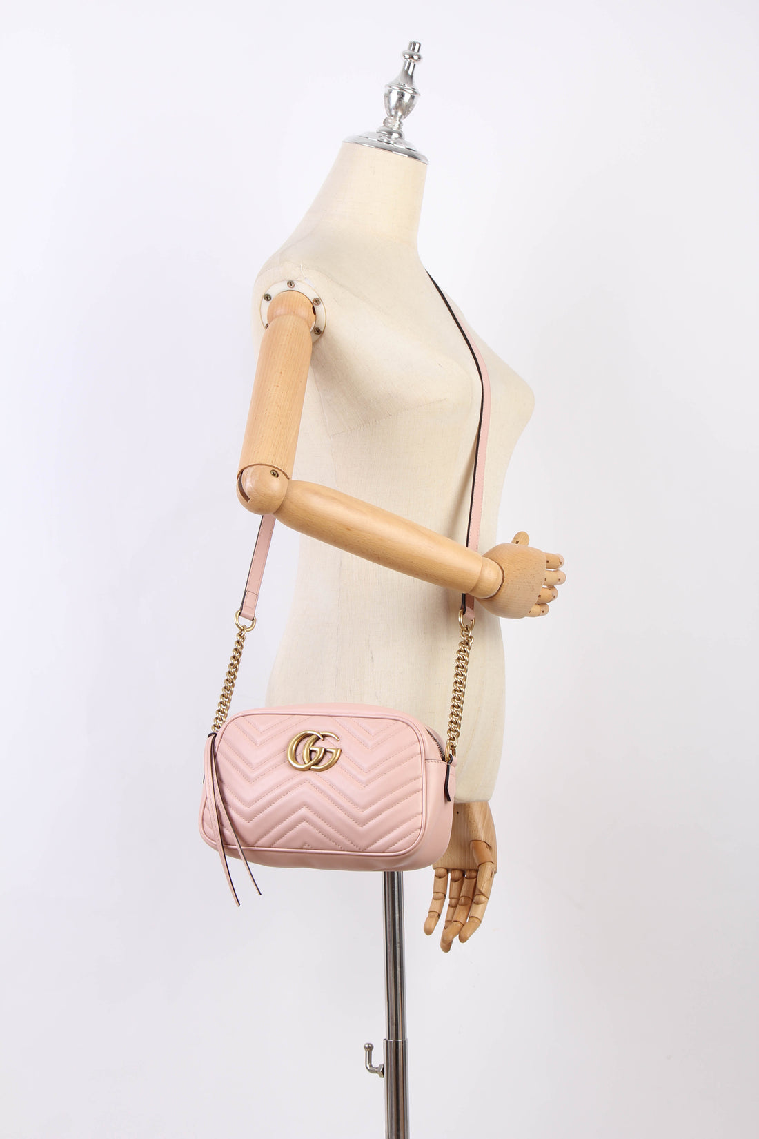 Small GG Marmont Matelasse Crossbody Bag 447632