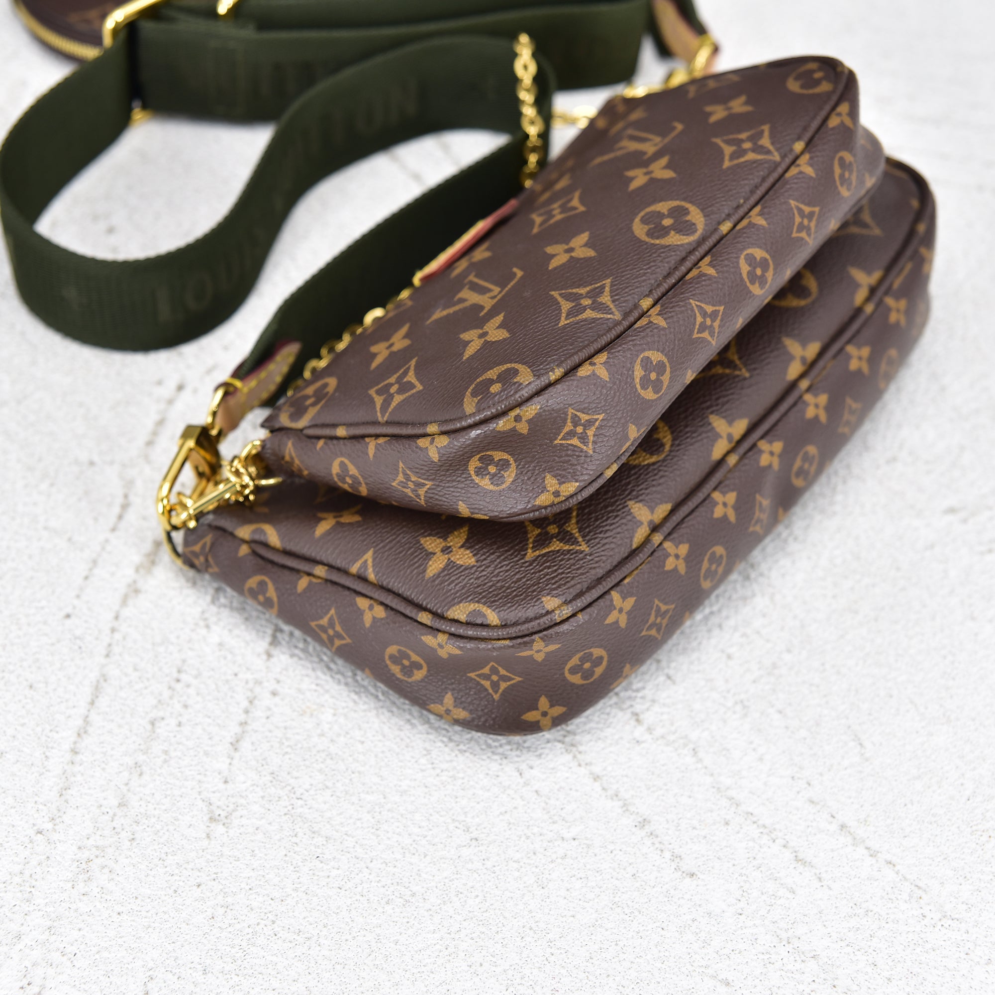 Monogram Multi Pochette Accessoires M44813