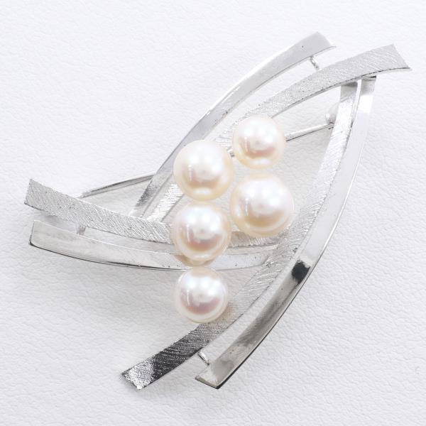 Silver and Pearl Ladies' Brooch in 5P Design