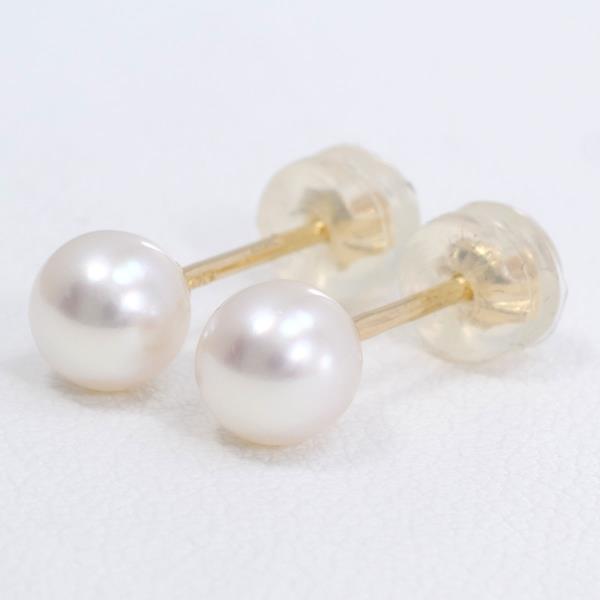 K18 Yellow Gold Pearl Earrings with a Total Weight of Approximately 0.7g