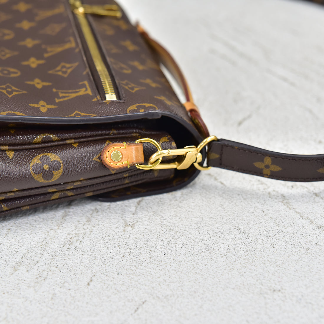 Monogram Pochette Metis