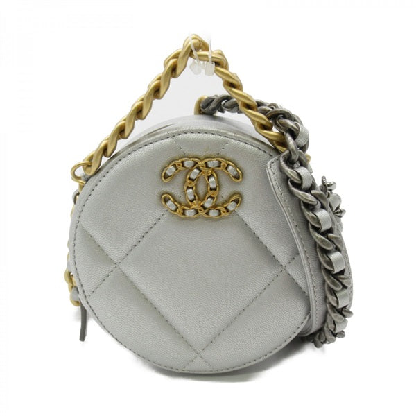 CC Quilted Leather 19 Round Clutch with Chain AP0945