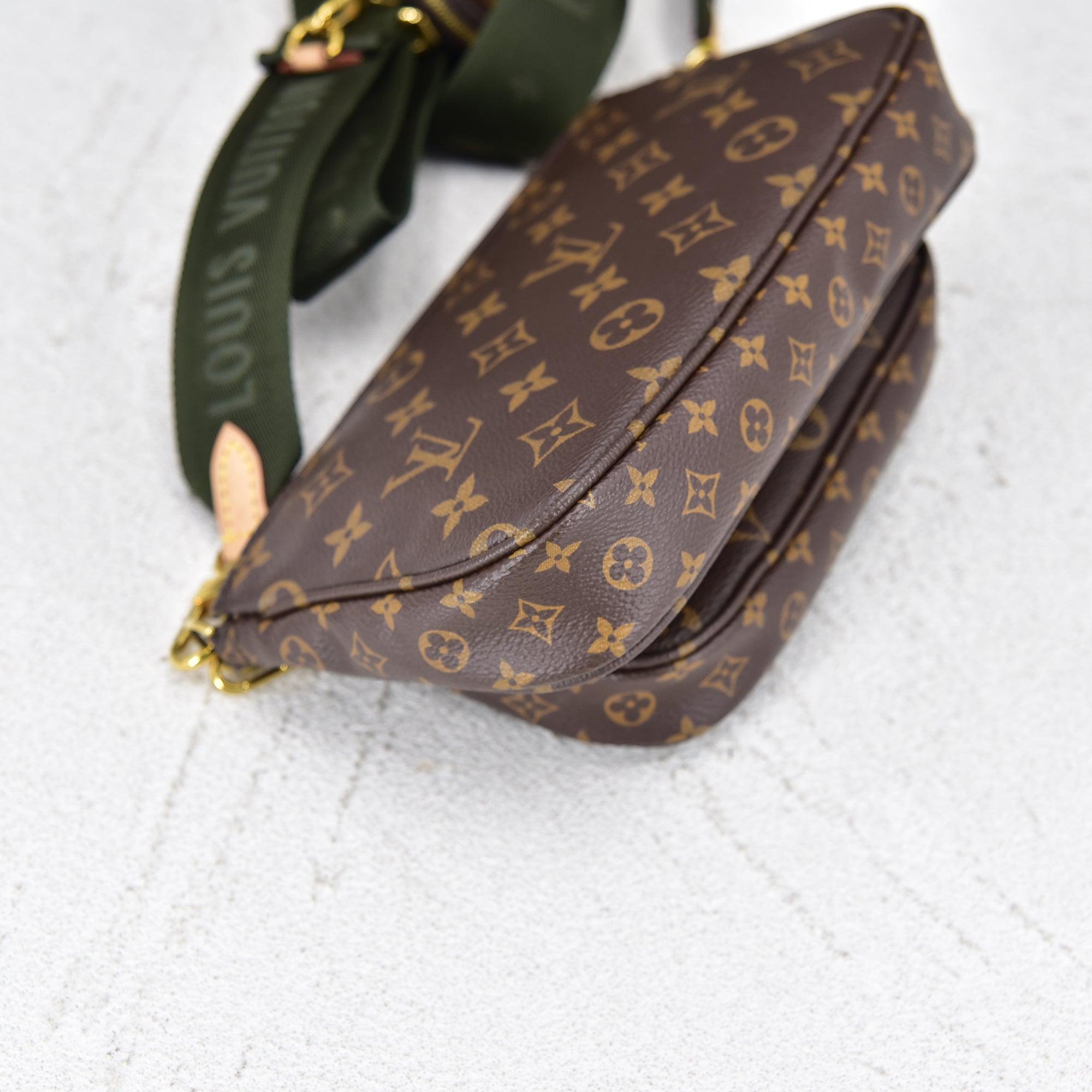 Monogram Multi Pochette Accessoires M44813