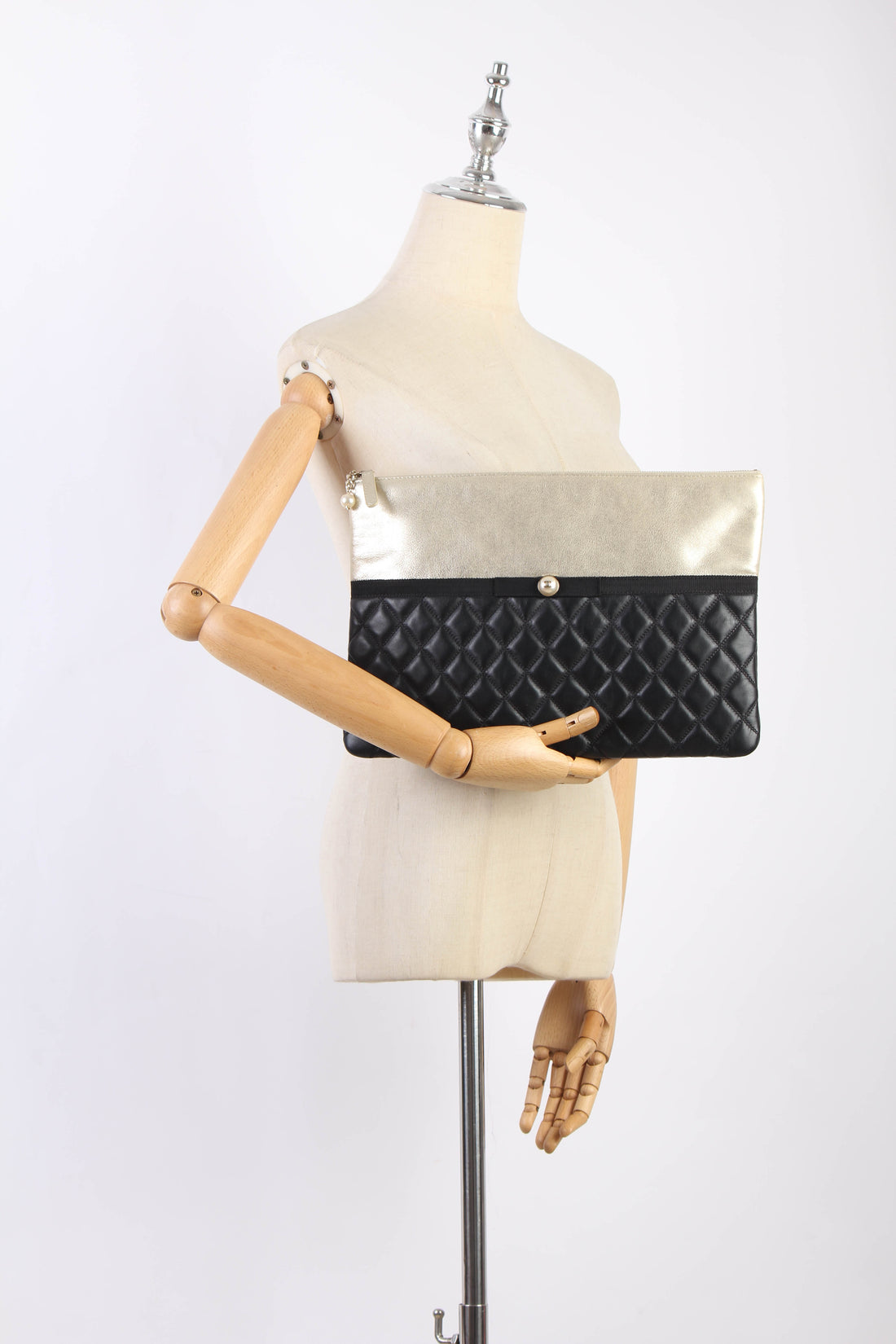 Quilted Bicolor Pearl Clutch