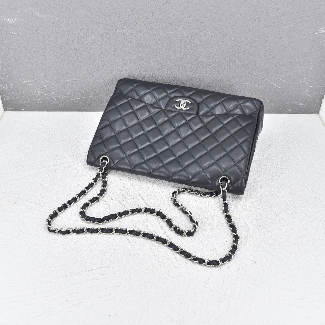 Maxi Classic Single Flap Bag