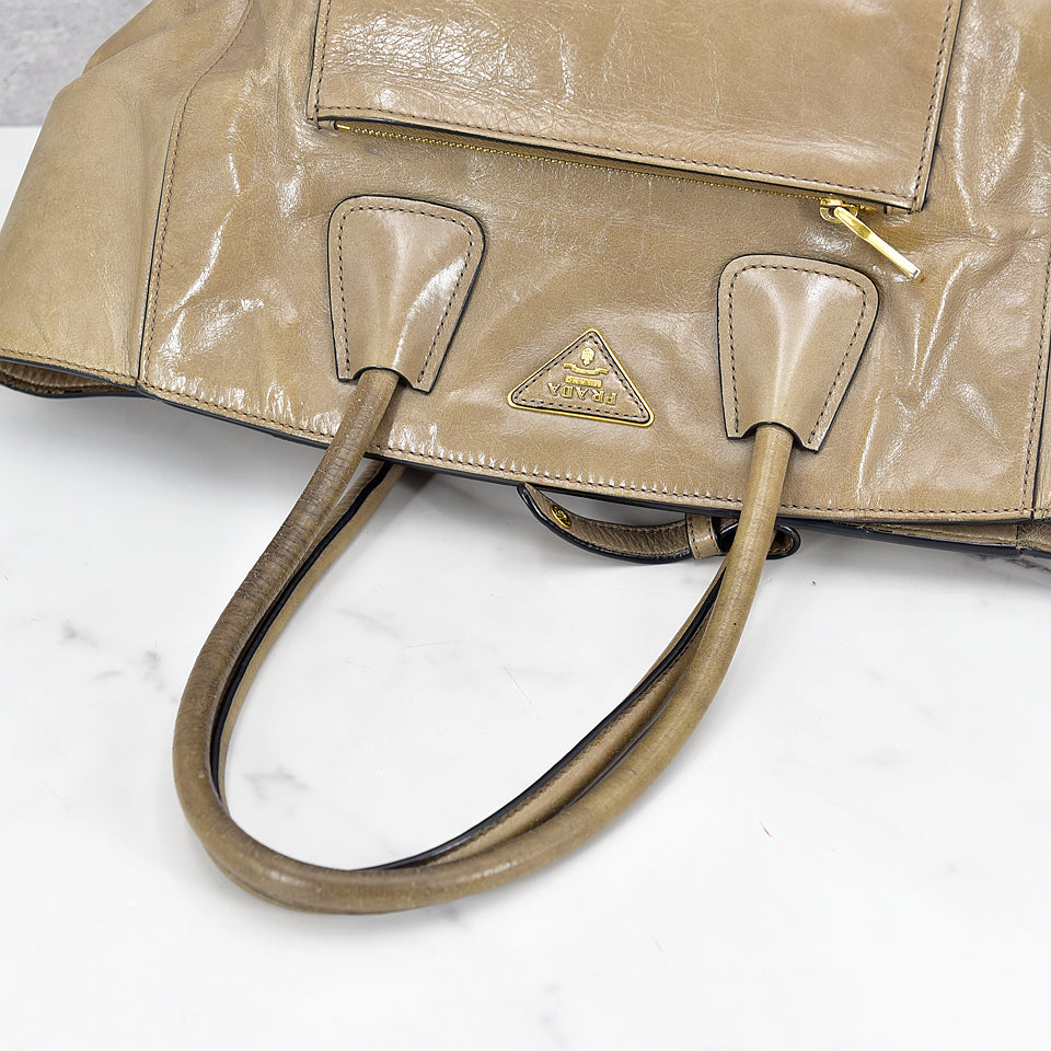 Prada null Leather Handbag h13100 in Good condition