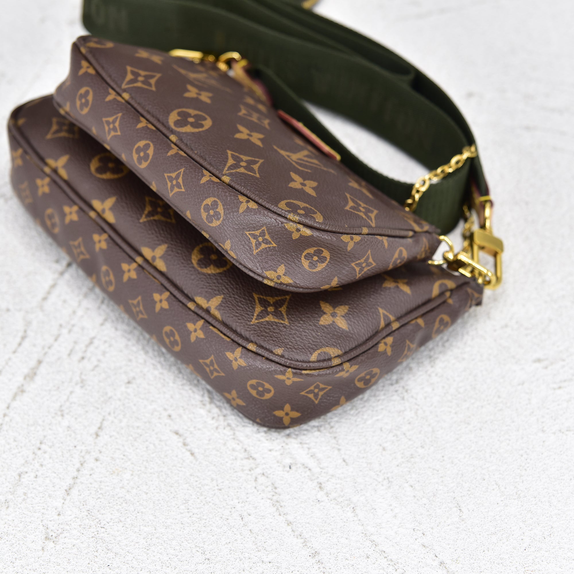 Monogram Multi Pochette Accessoires M44813