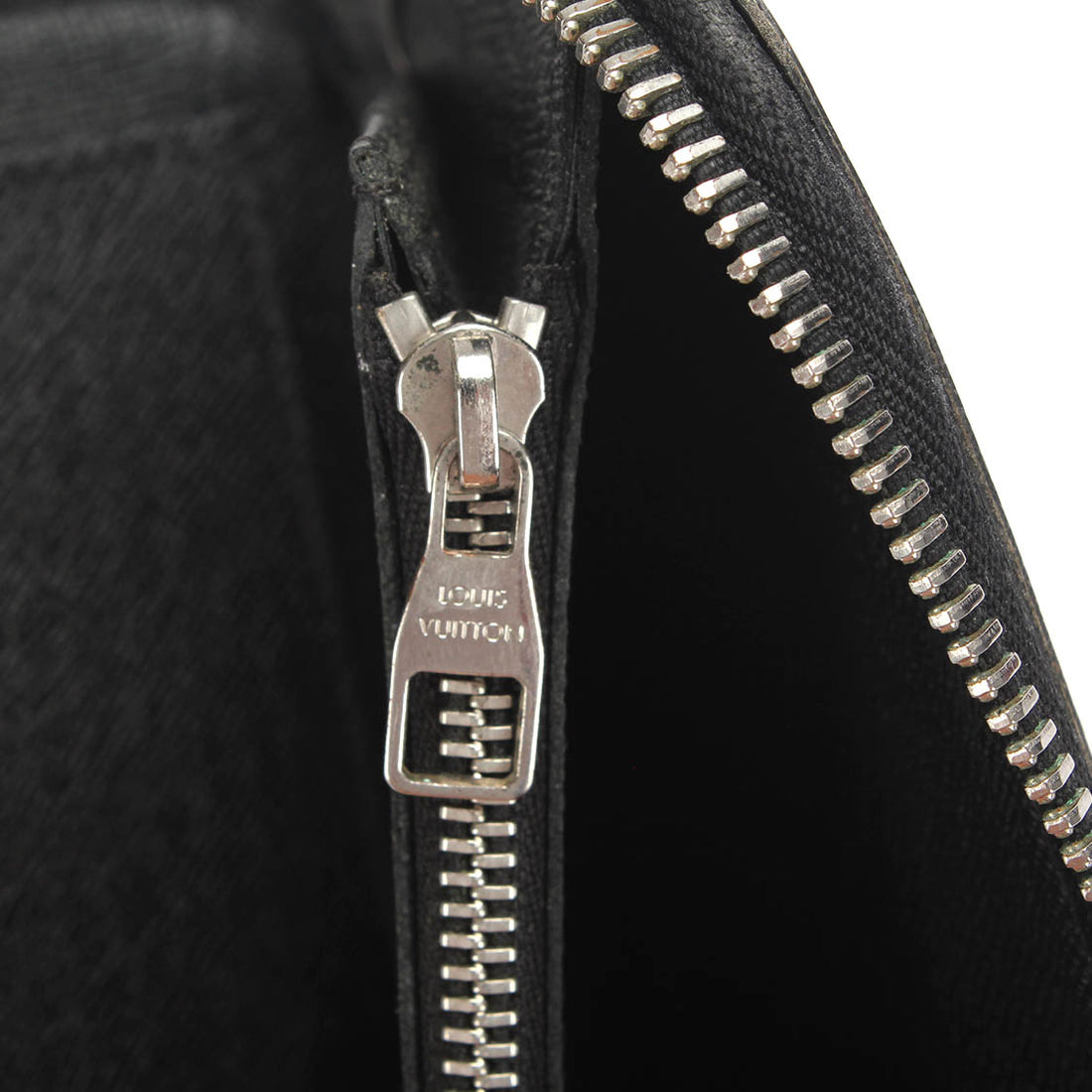 Damier Graphite Vertical Zippy N63095