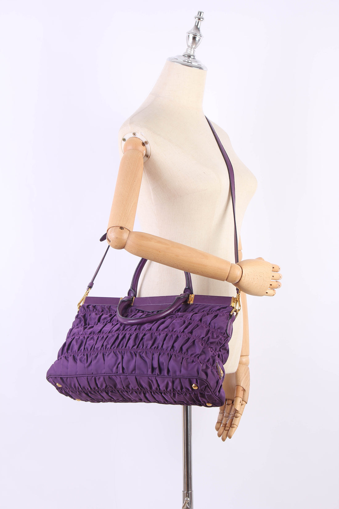 Tessuto Gaufre Shoulder Bag