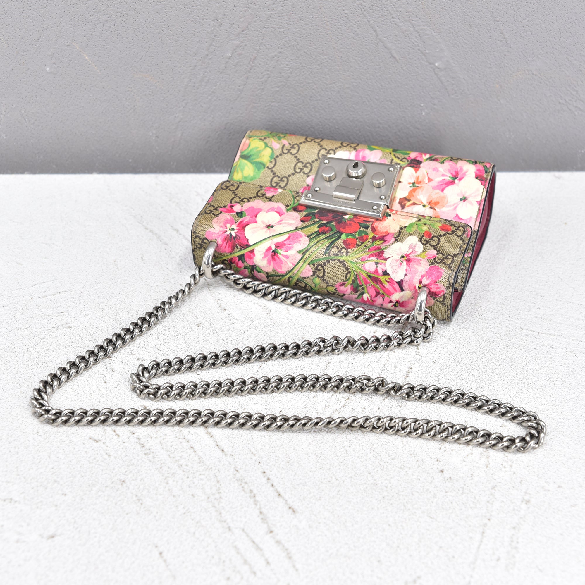 Small GG Supreme Flora Padlock Crossbody Bag 409487