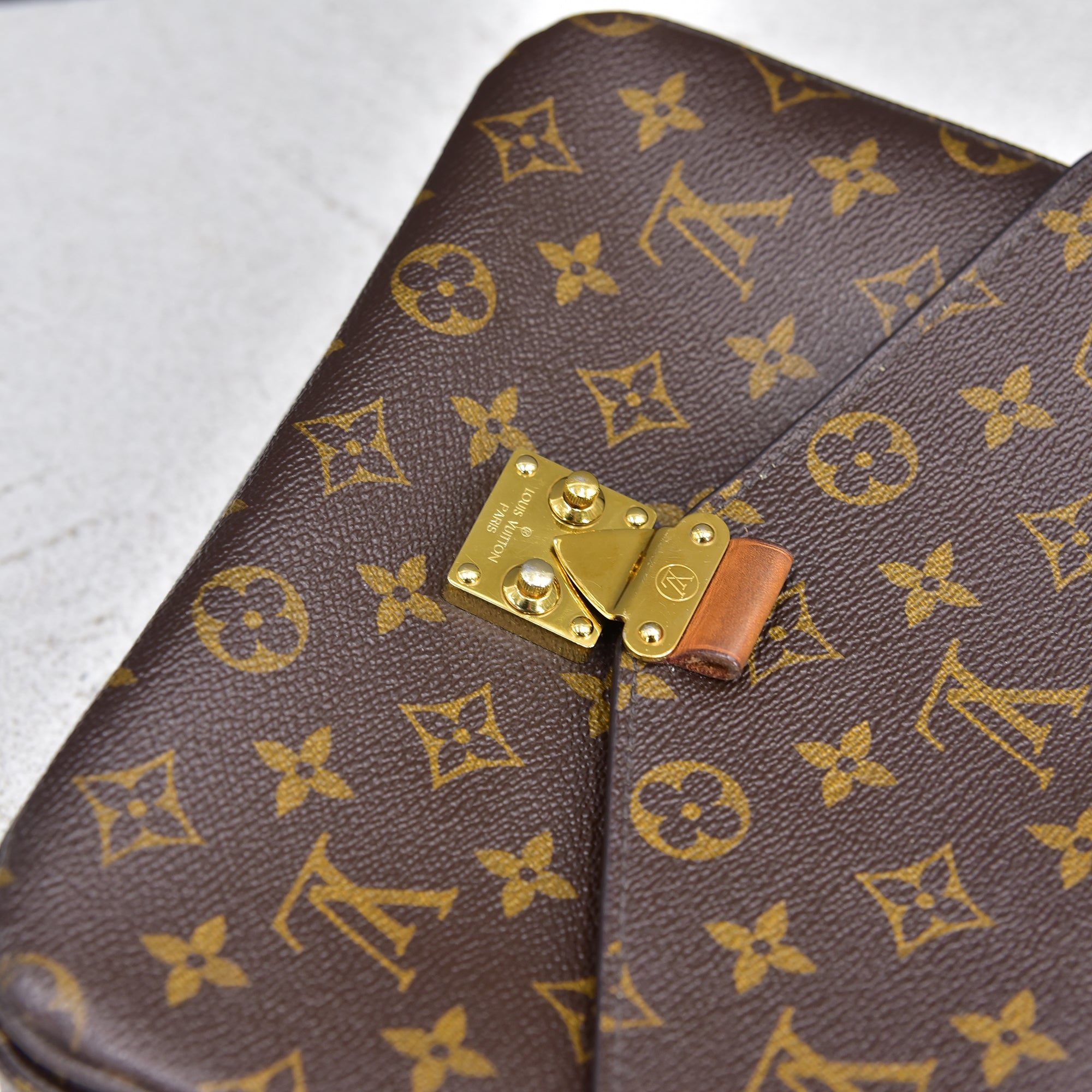 Monogram Pochette Metis