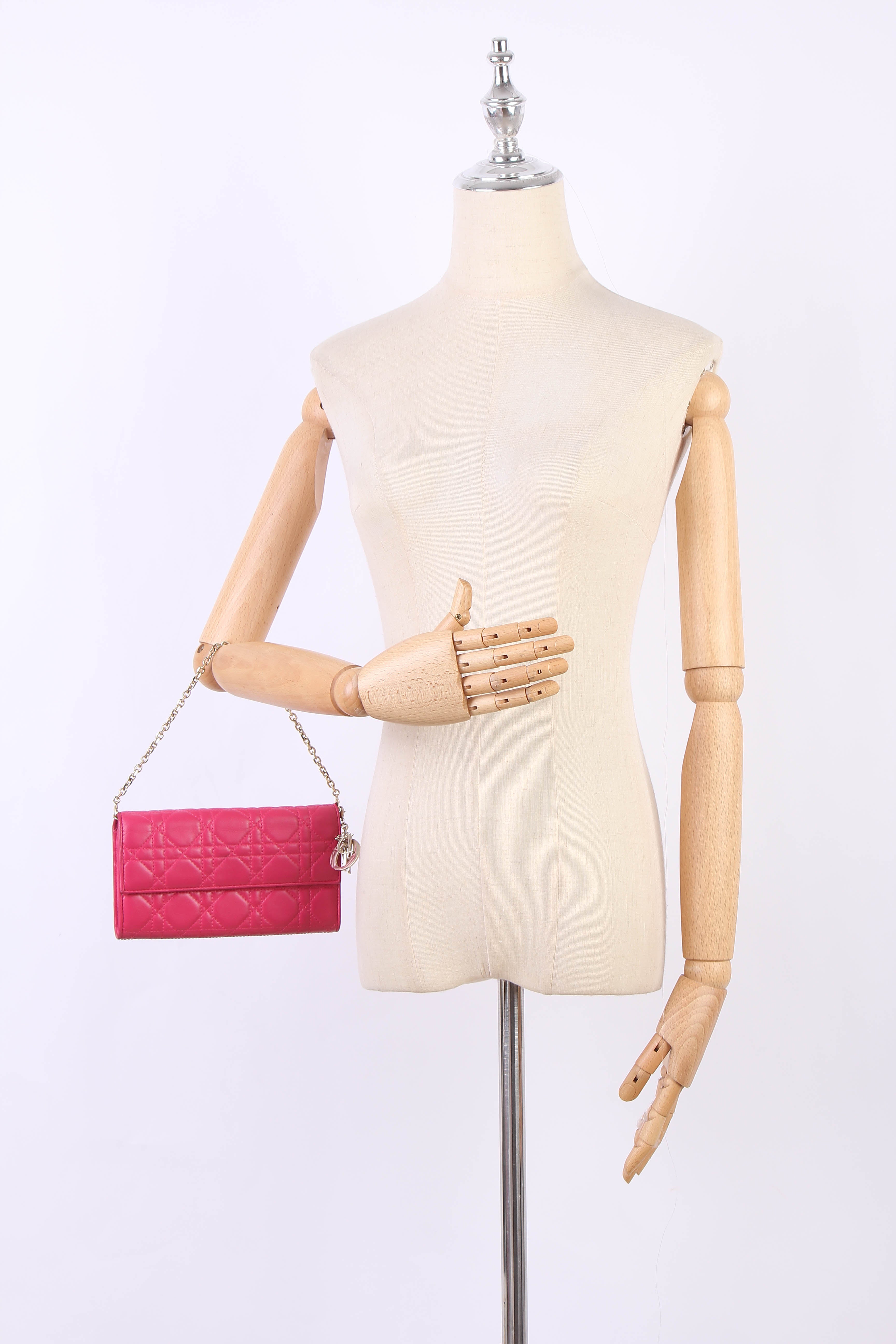 Dior Lady Dior Cannage Wallet On Chain (SHG-X40n0J) – LuxeDH