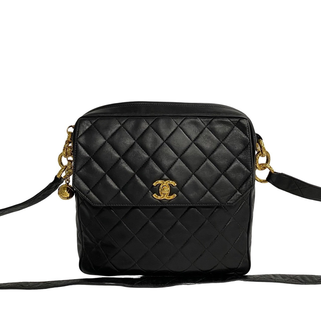 Chanel CC Quilted Leather Zip Messenger Bag Leather Crossbody Bag in Good condition
