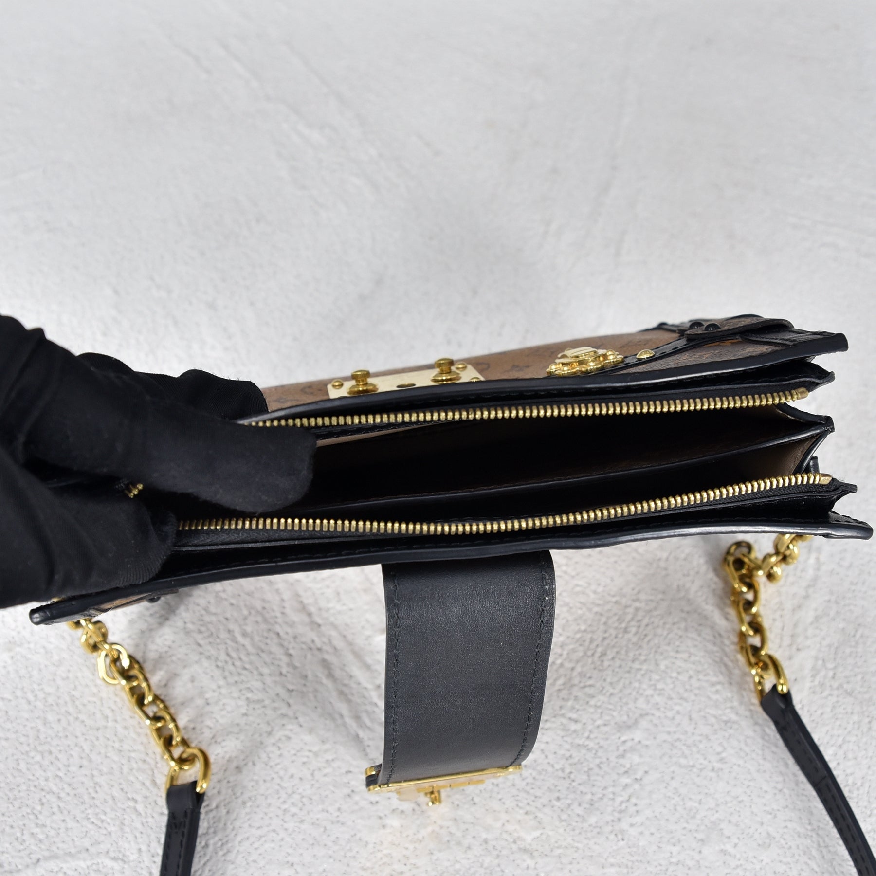 Trunk Clutch Reverse Monogram – Keeks Designer Handbags