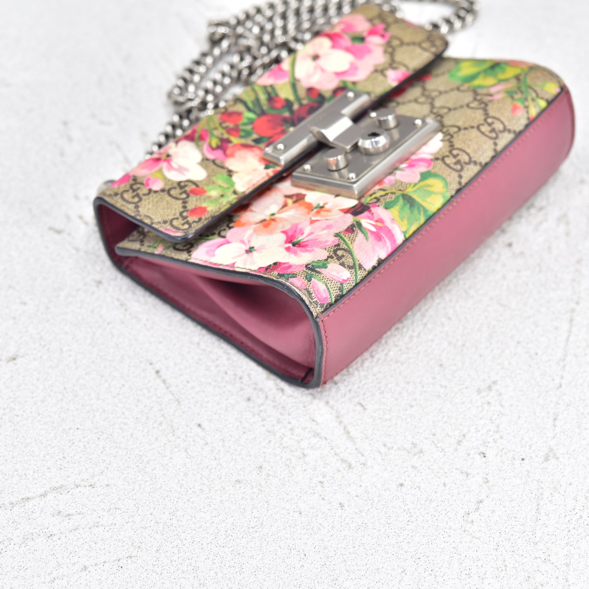 Small GG Supreme Flora Padlock Crossbody Bag 409487