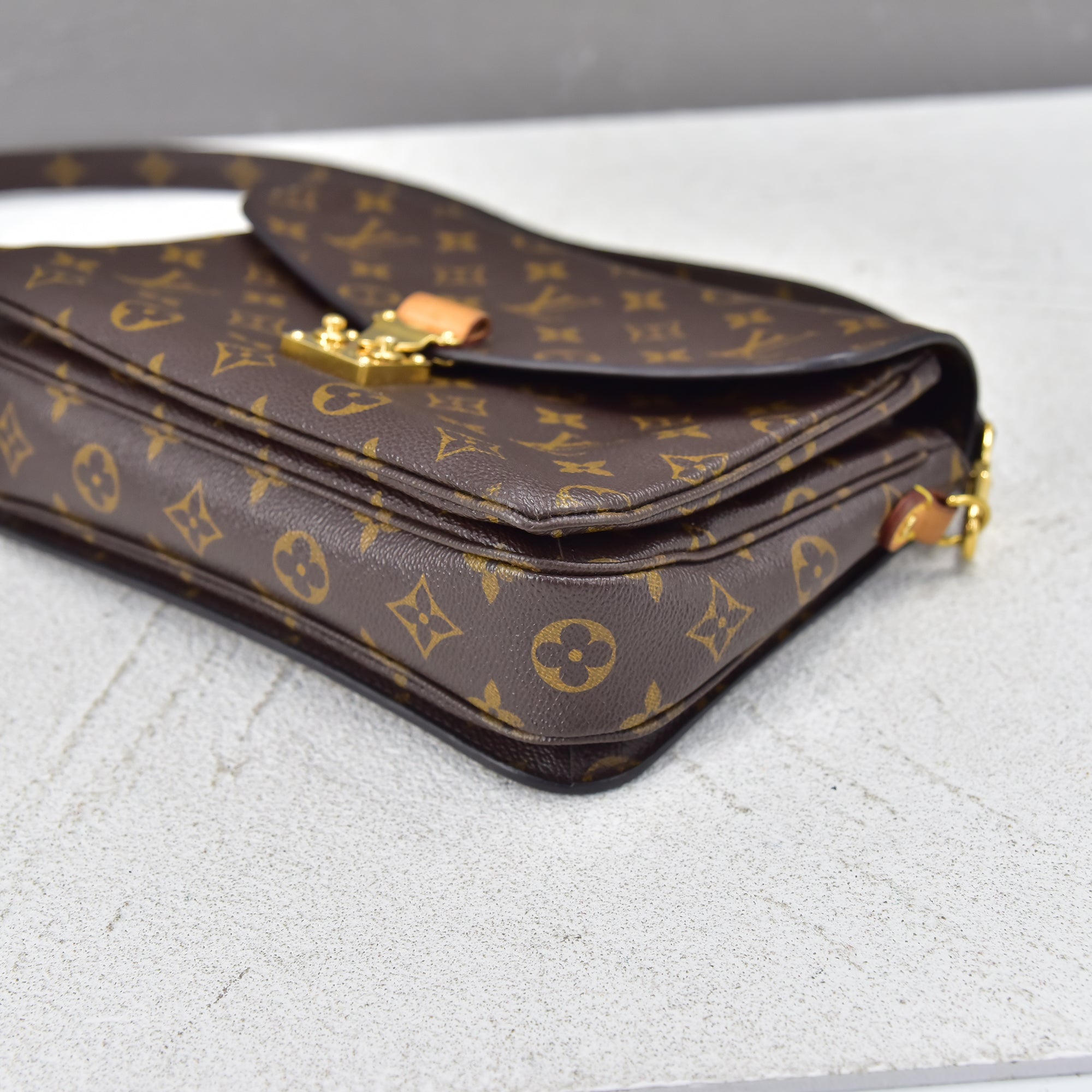 Monogram Pochette Metis