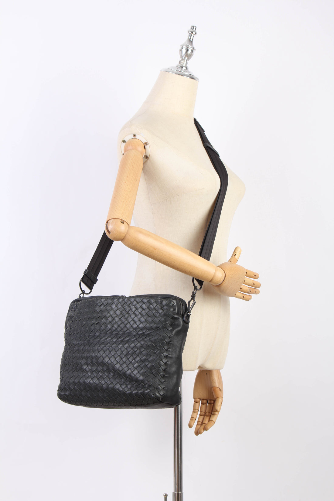 Intrecciato Leather Shoulder Bag