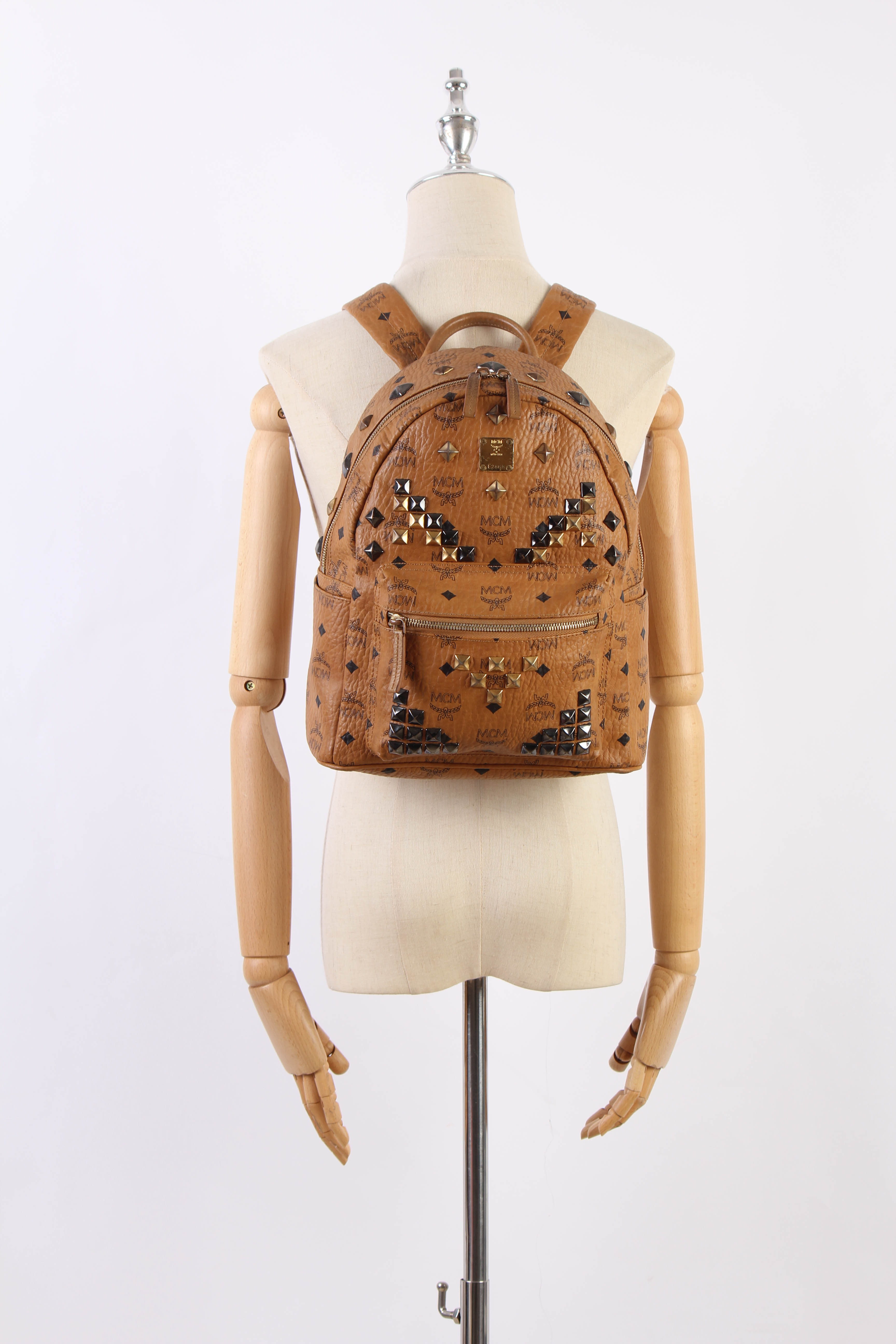 Visetos Studded Stark Backpack E2868