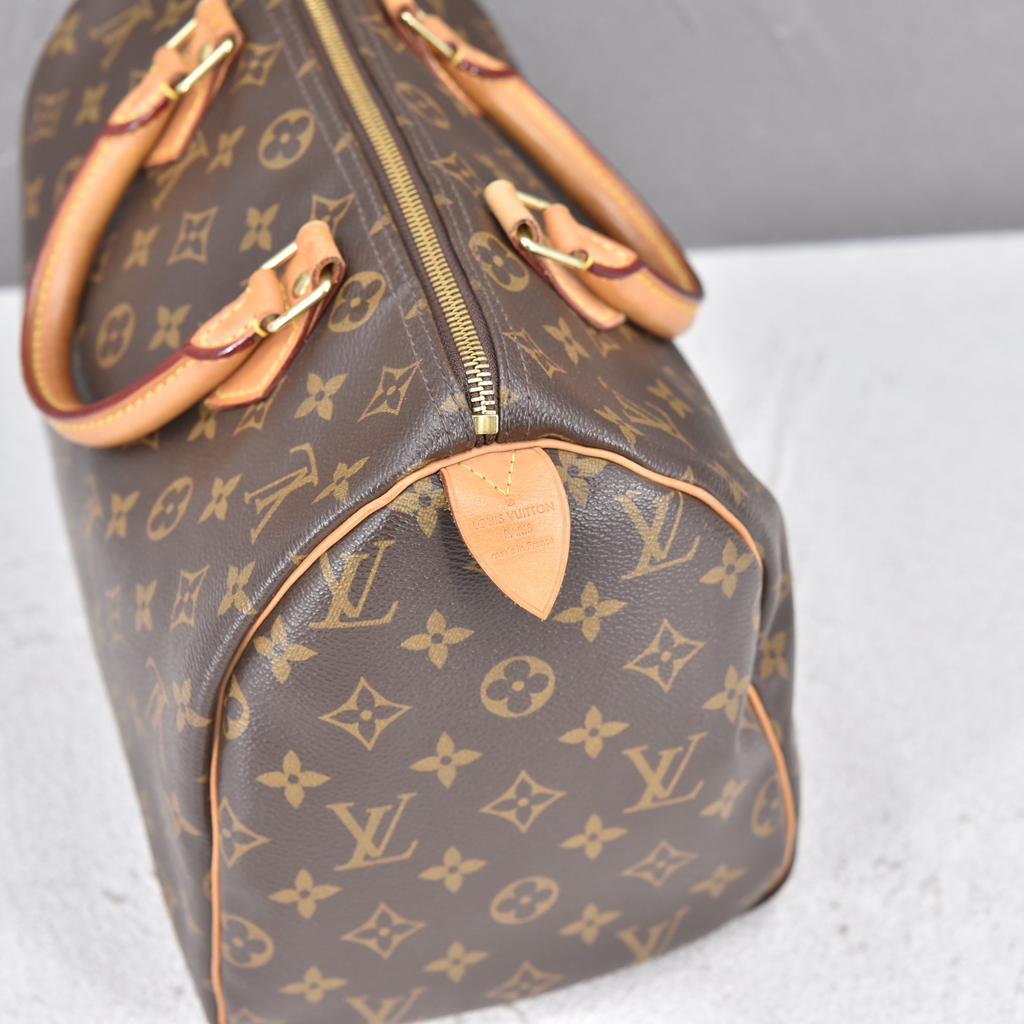 Louis Vuitton Monogram Giant Crafty Cosmetic Pouch (SHG-UP17a1) – LuxeDH