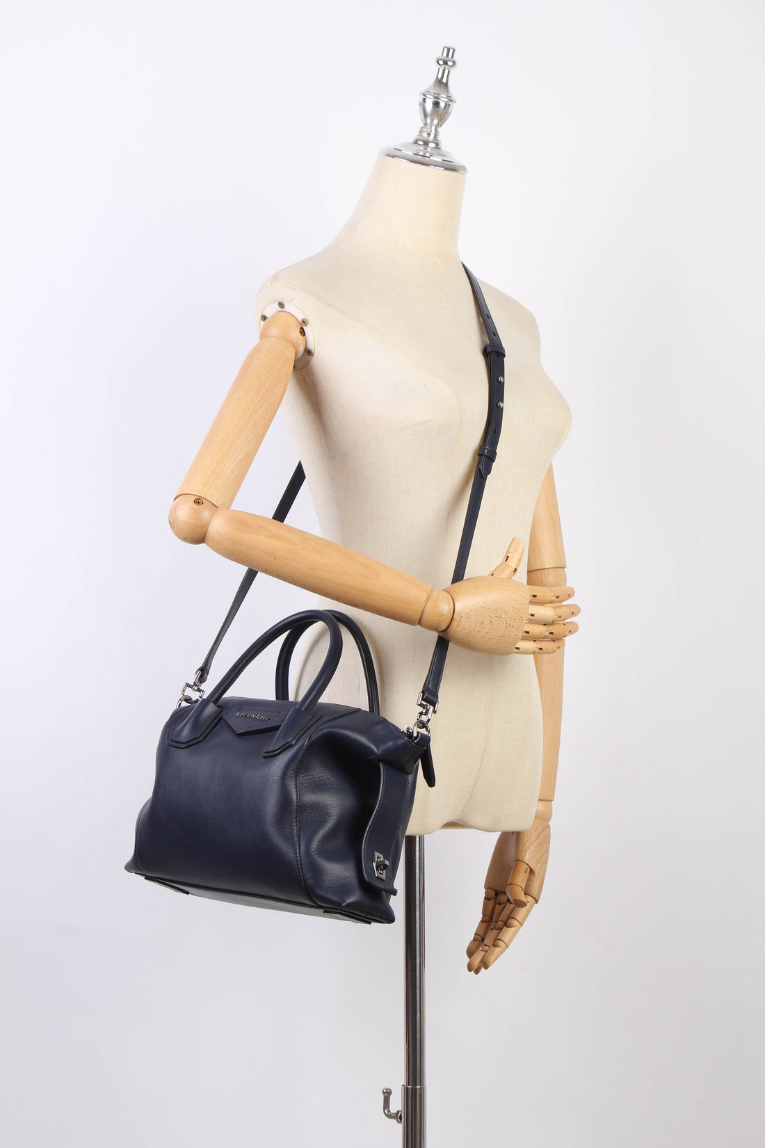 Soft Antigona Handbag