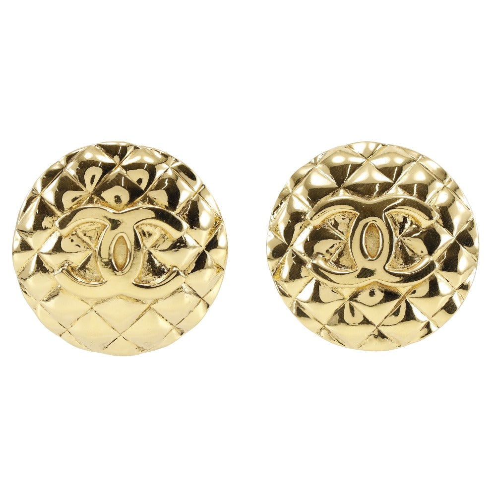 Chanel CC Matelassé Clip On Earrings  Metal Earrings in Good condition
