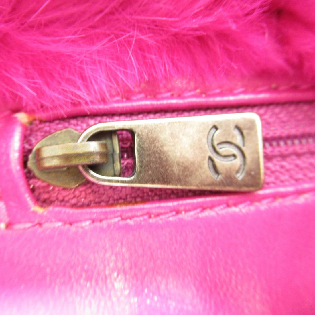 CC Rabbit Fur Chain Shoulder Bag