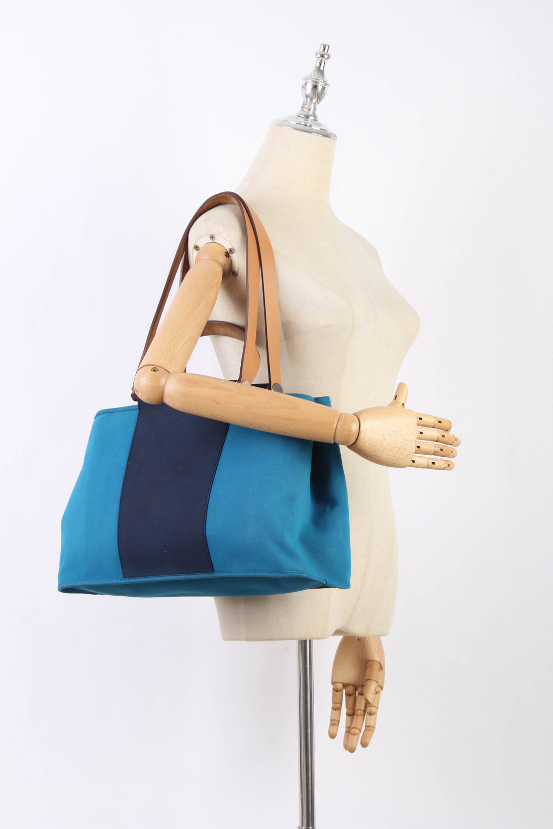 Cabag Elan Tote Bag