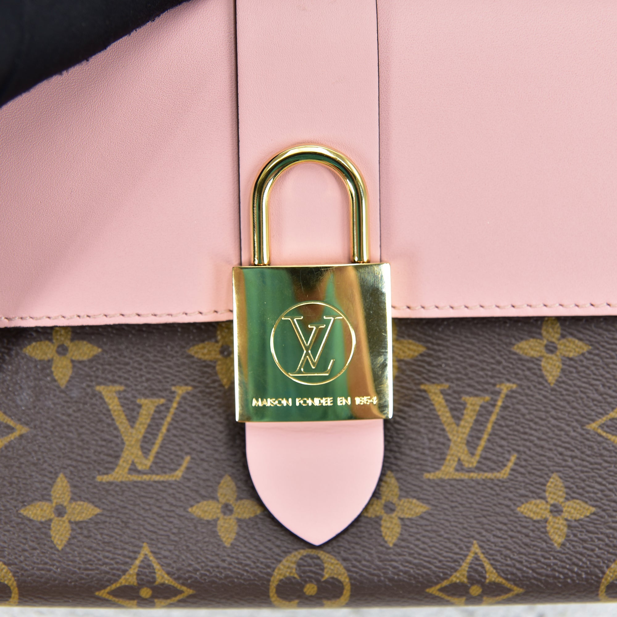 Louis Vuitton Locky BB Monogram Rose Poudre Bag Crossbody Top Handle M44080