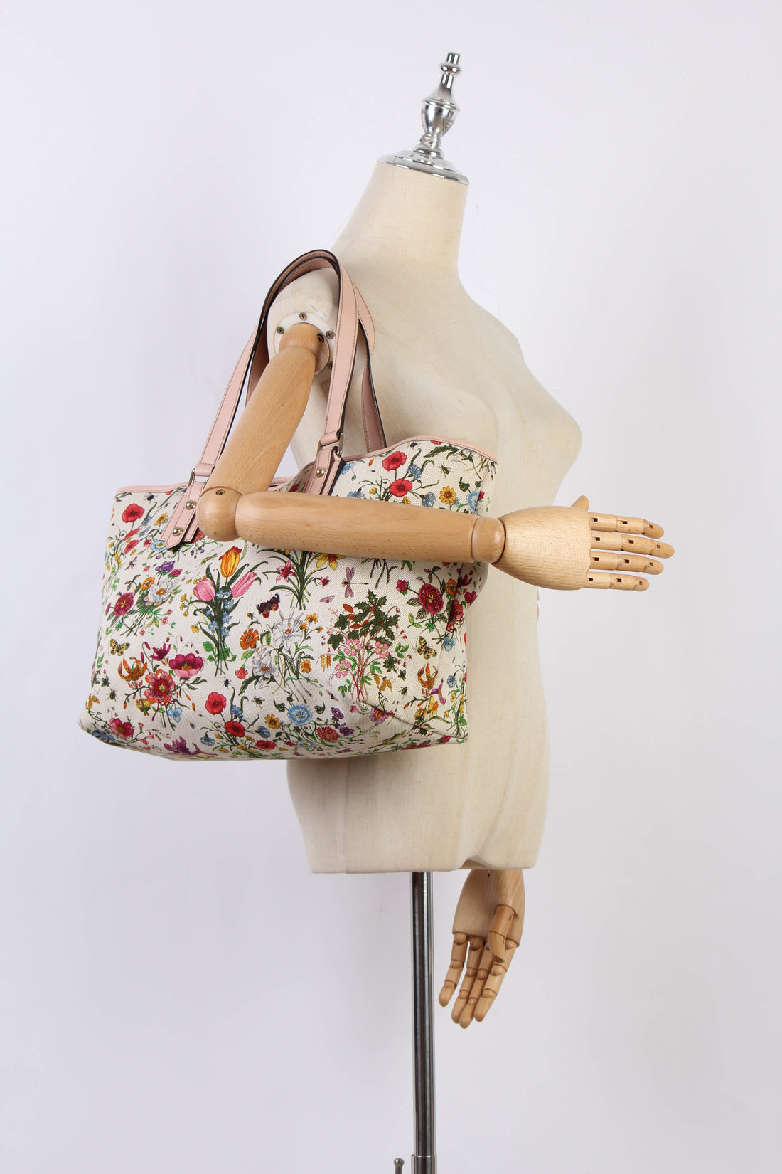 Flora Jolicoeur Tote Bag 240015